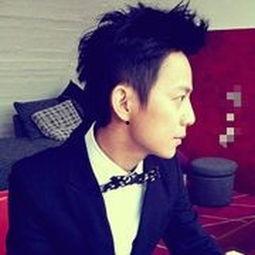 何炅生活照高清图片,何炅生活照中的温馨时光